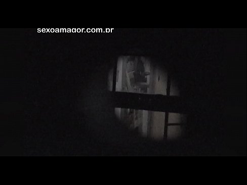❤️ Плавушу тајно снима воајер из комшилука скривен иза шупљих цигли Руски порно код нас ❤